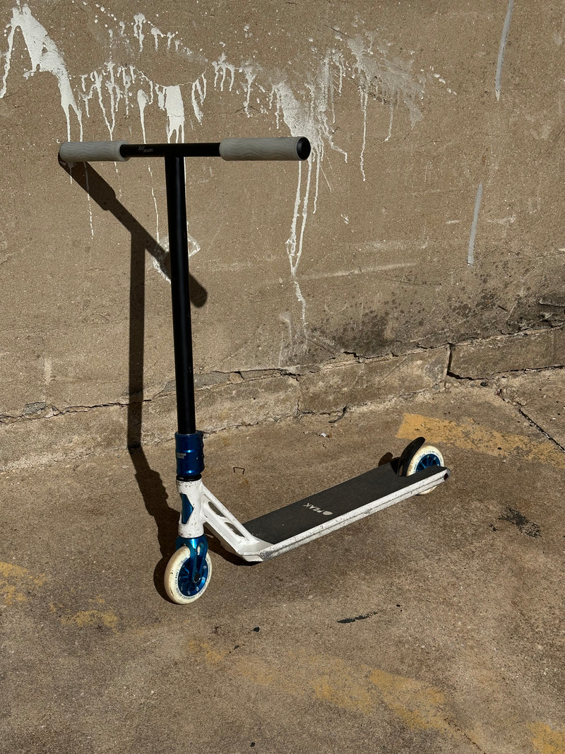 USED Custom Build | White/Blue Boxed