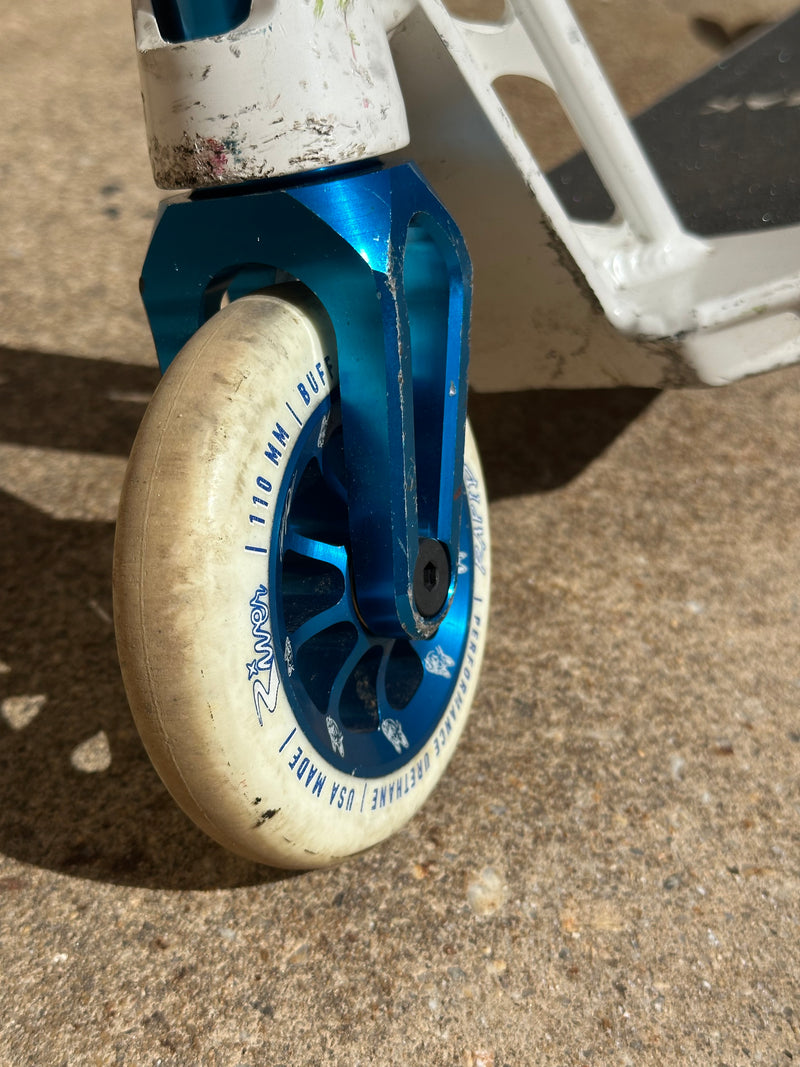 USED Custom Build | White/Blue Boxed