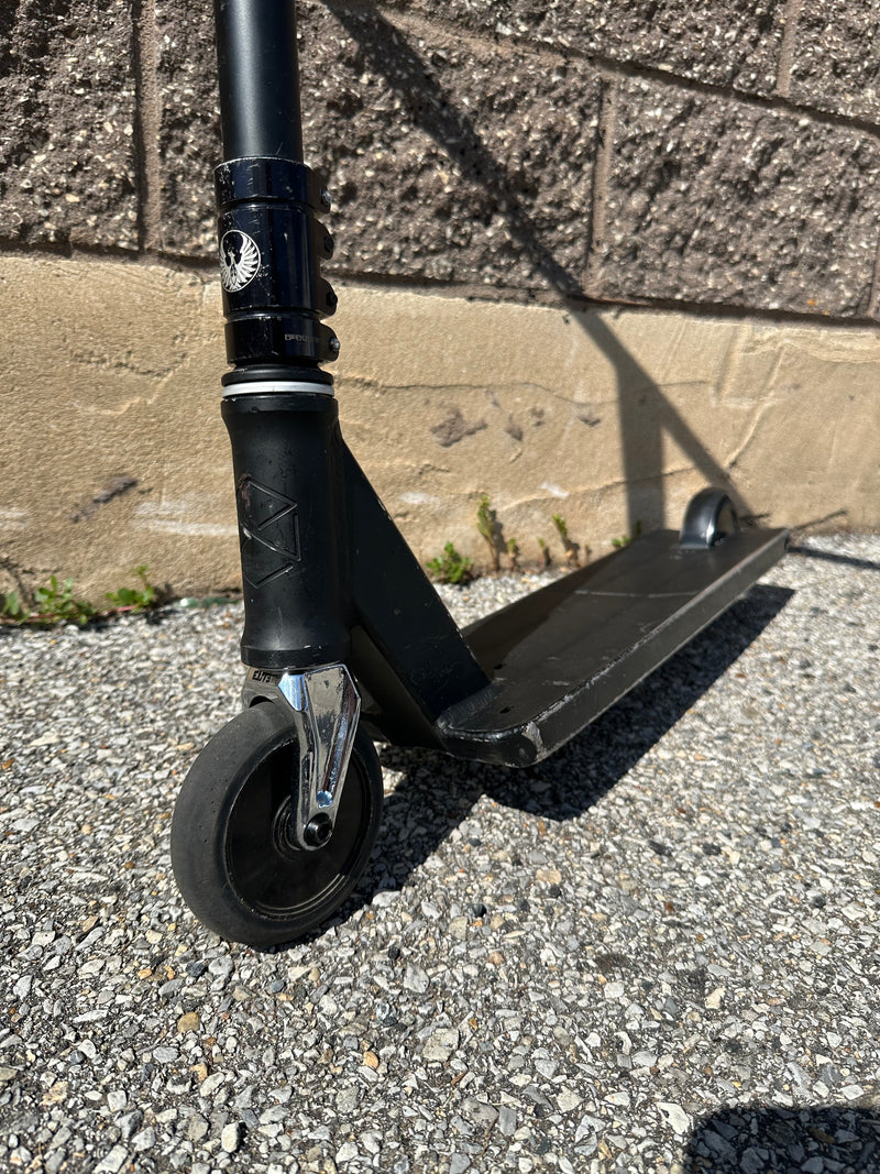 USED Custom Build | Medium Black Street