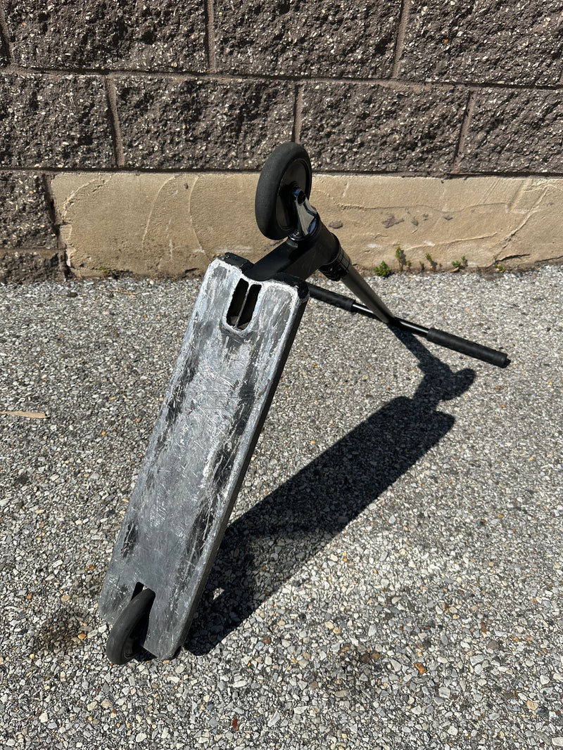 USED Custom Build | Medium Black Street
