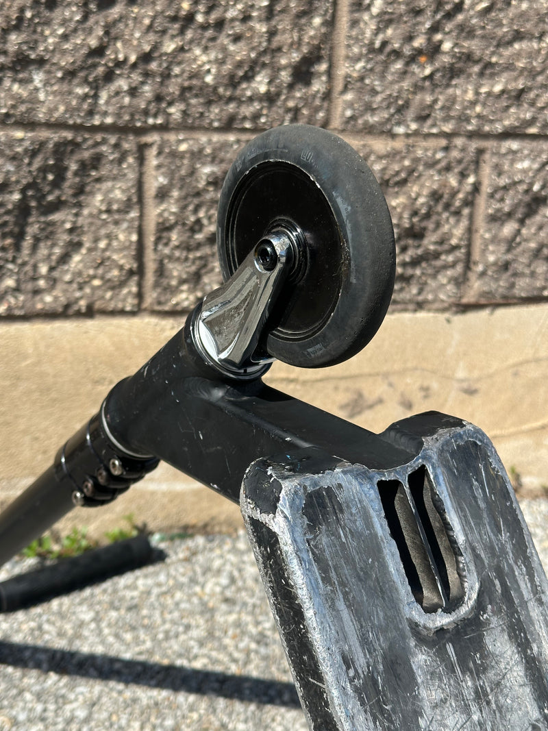 USED Custom Build | Medium Black Street