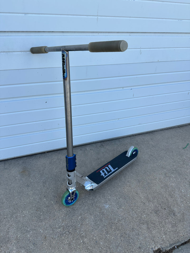 USED Custom Build | Medium Titanium Chrome