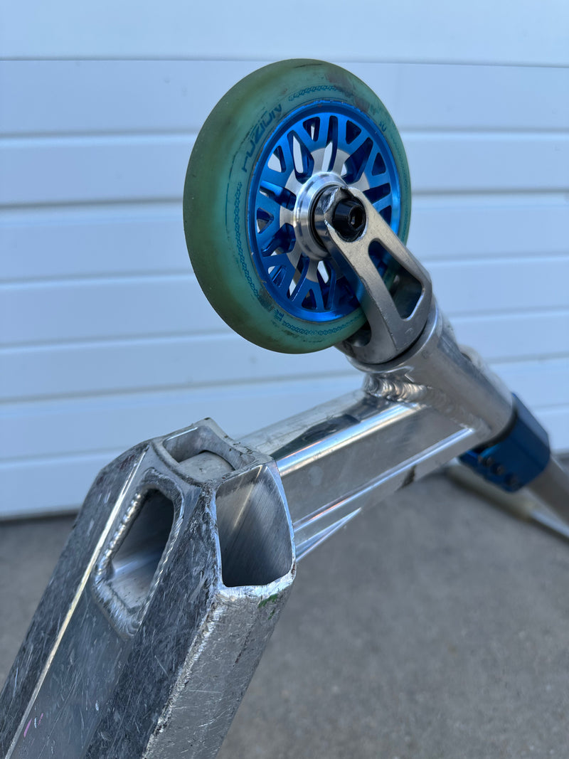 USED Custom Build | Medium Titanium Chrome
