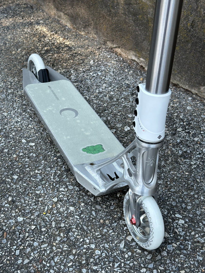 Custom Scooter- white/silver